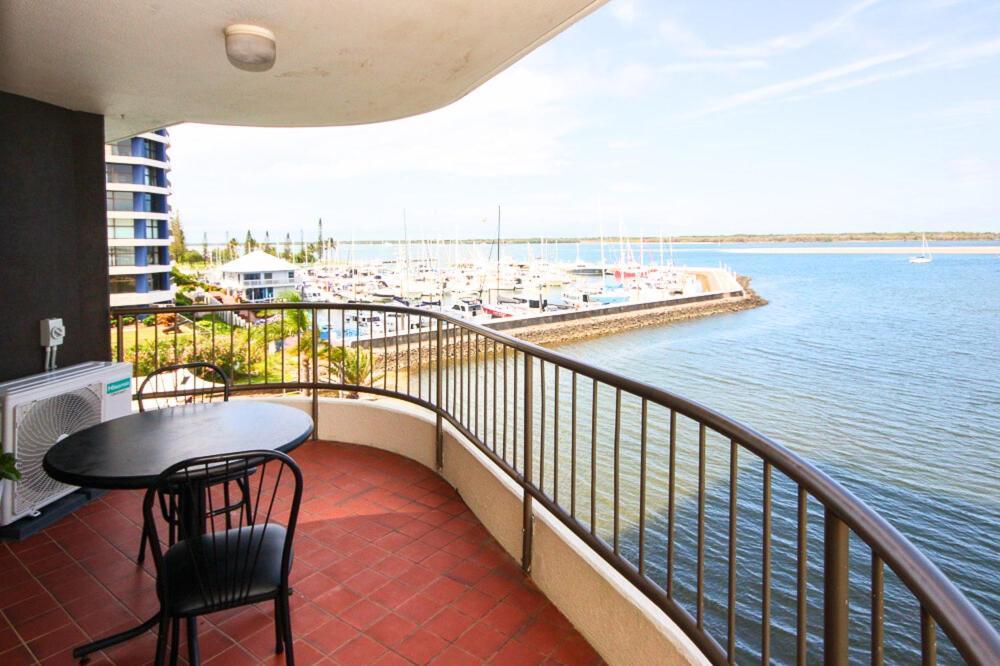 Broadwater Shores Waterfront Apartments Голд-Кост Экстерьер фото
