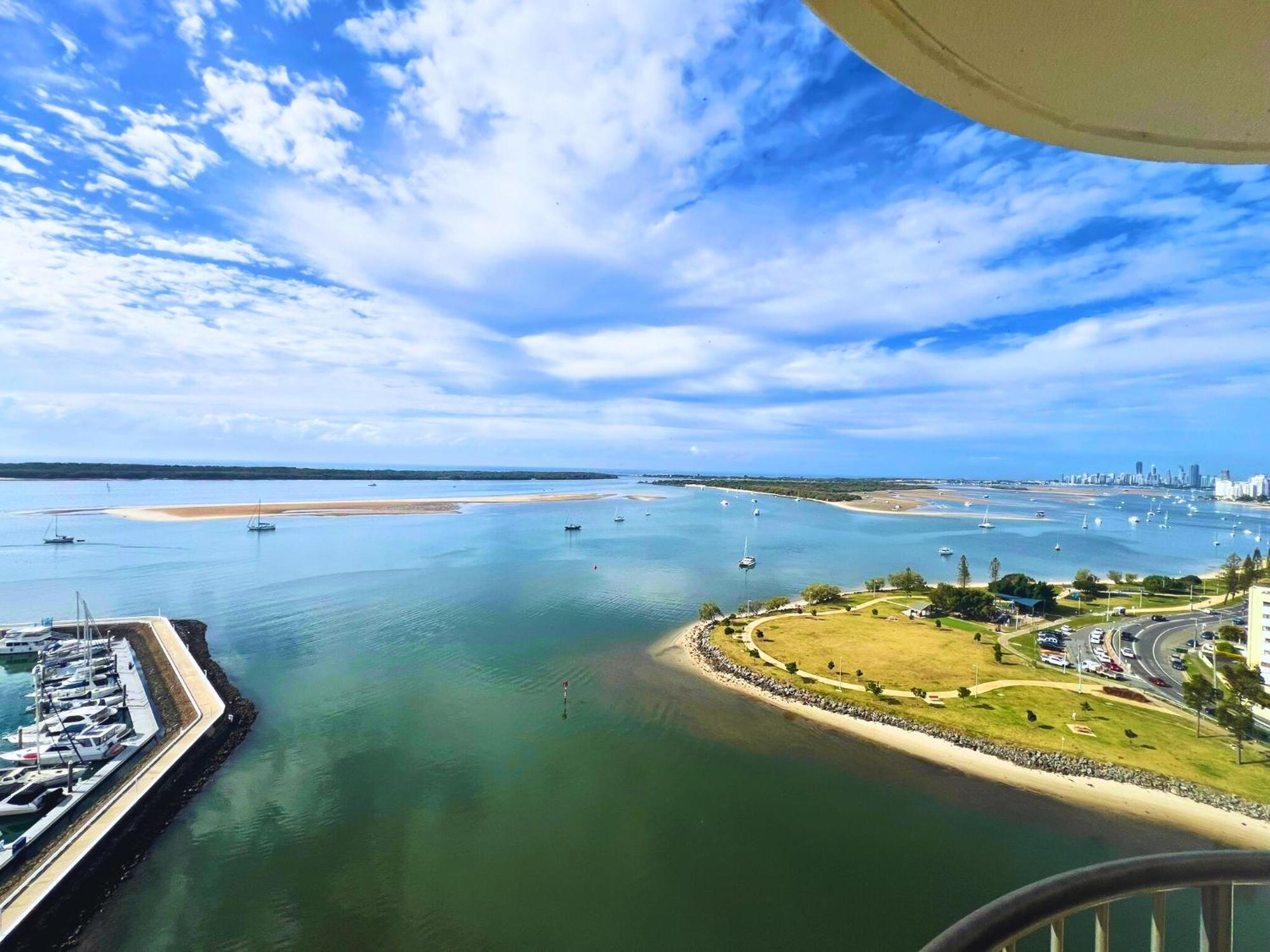 Broadwater Shores Waterfront Apartments Голд-Кост Экстерьер фото