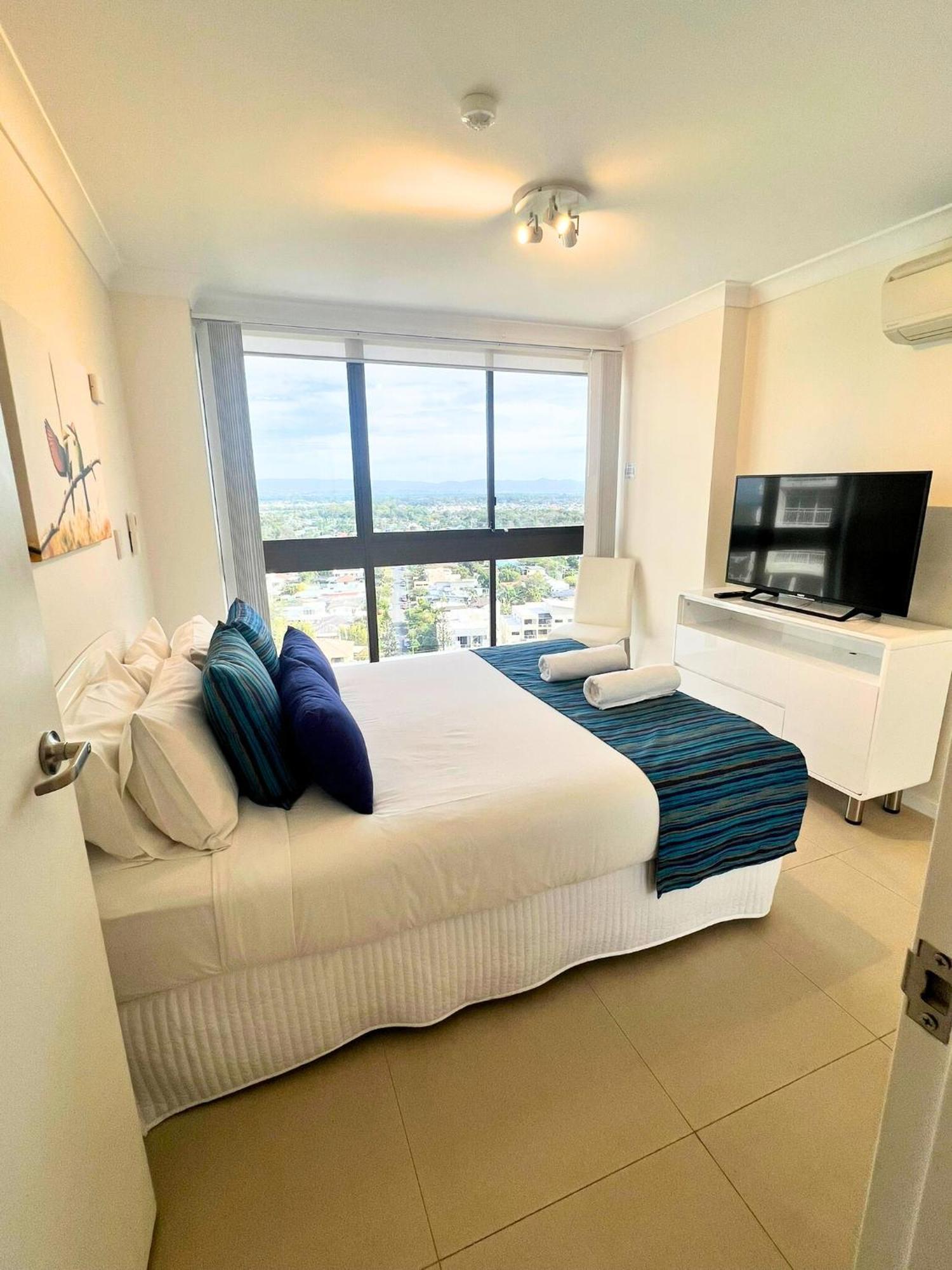 Broadwater Shores Waterfront Apartments Голд-Кост Экстерьер фото