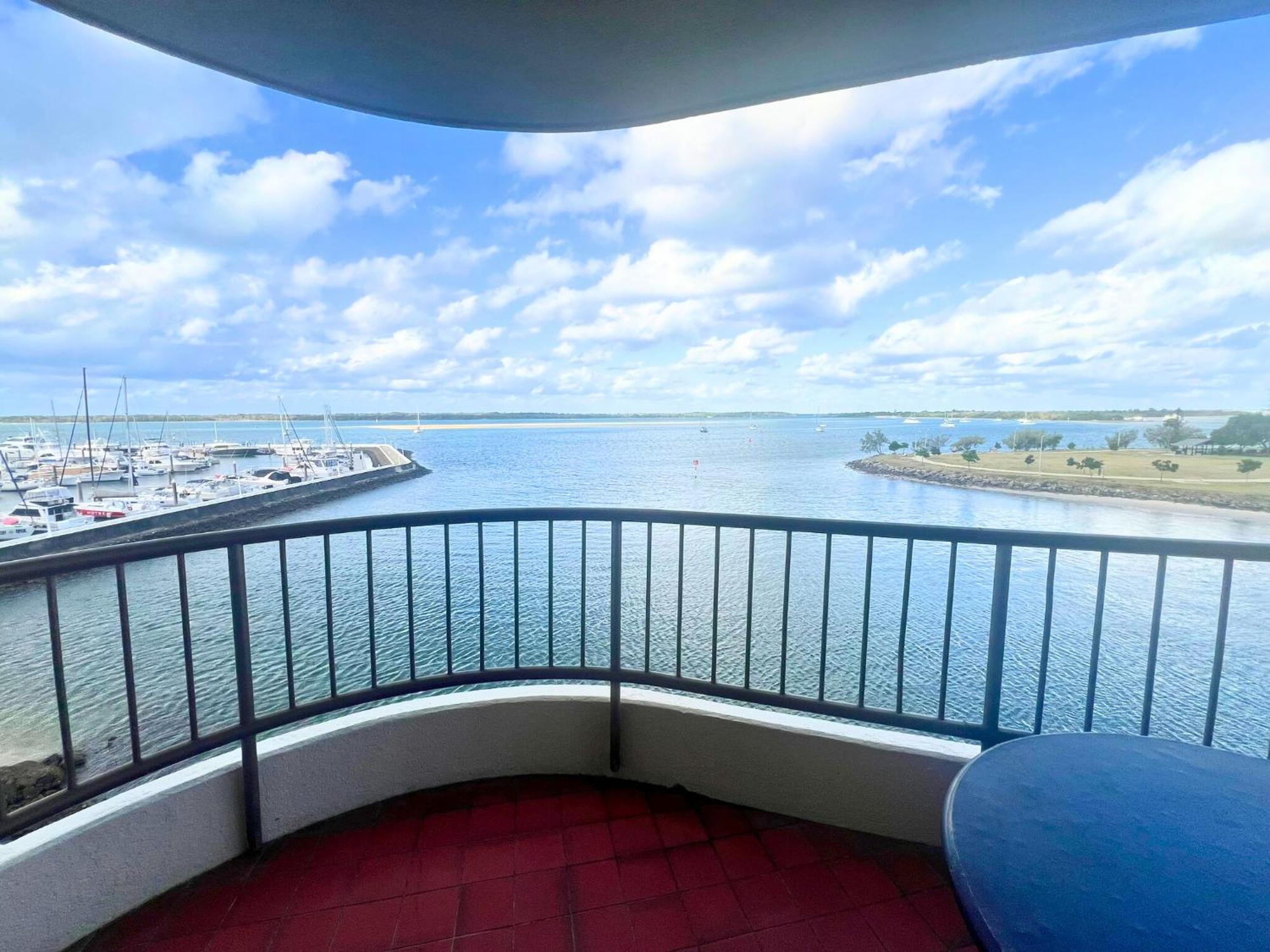 Broadwater Shores Waterfront Apartments Голд-Кост Экстерьер фото