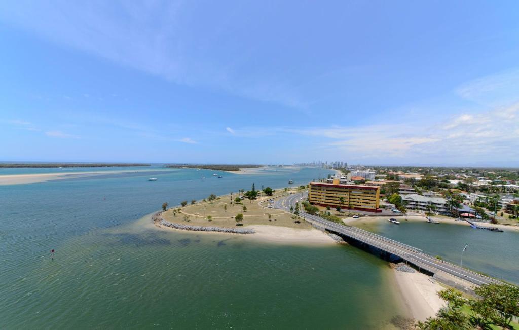 Broadwater Shores Waterfront Apartments Голд-Кост Экстерьер фото