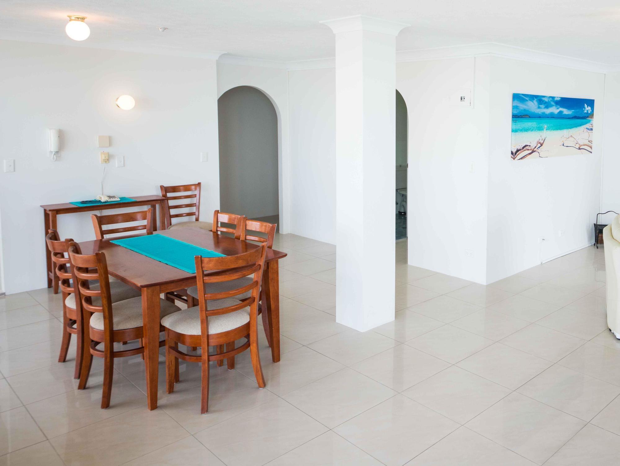 Broadwater Shores Waterfront Apartments Голд-Кост Экстерьер фото