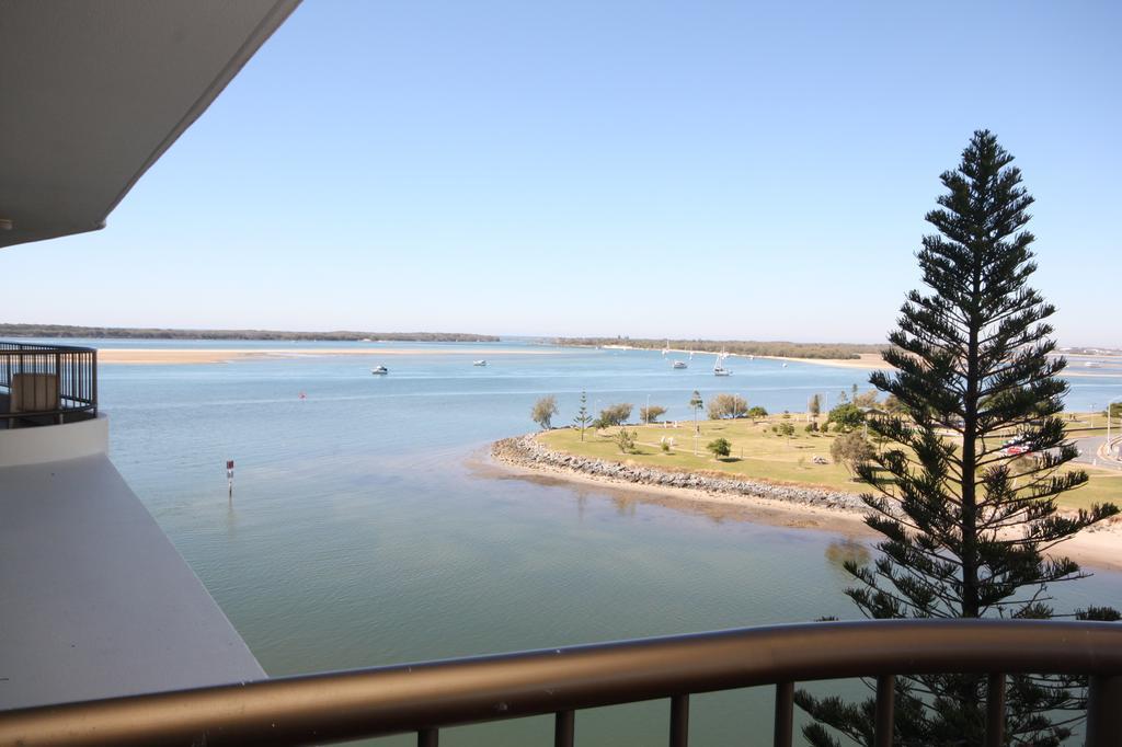 Broadwater Shores Waterfront Apartments Голд-Кост Экстерьер фото