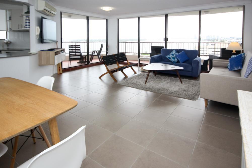 Broadwater Shores Waterfront Apartments Голд-Кост Экстерьер фото
